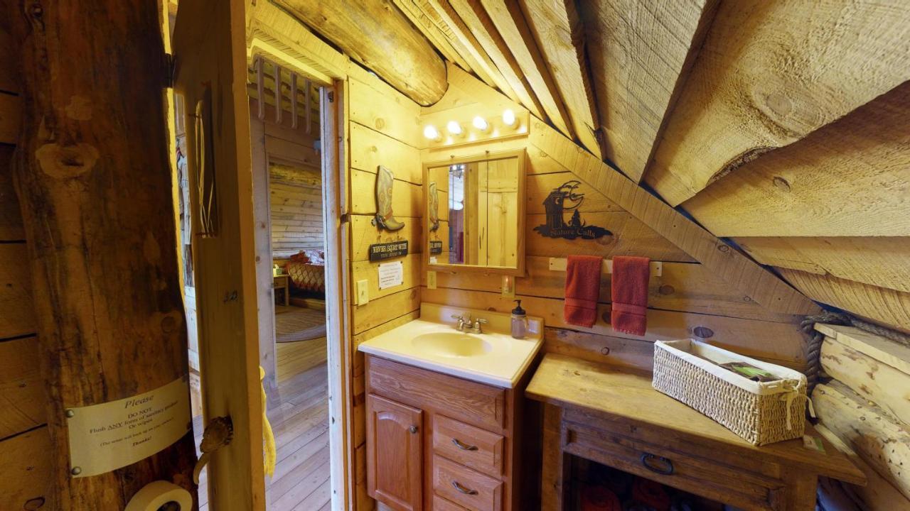 Canyon View Family Cabin, Deck, Tv Room, Games, Bbq, Campfire Monticello Exterior photo